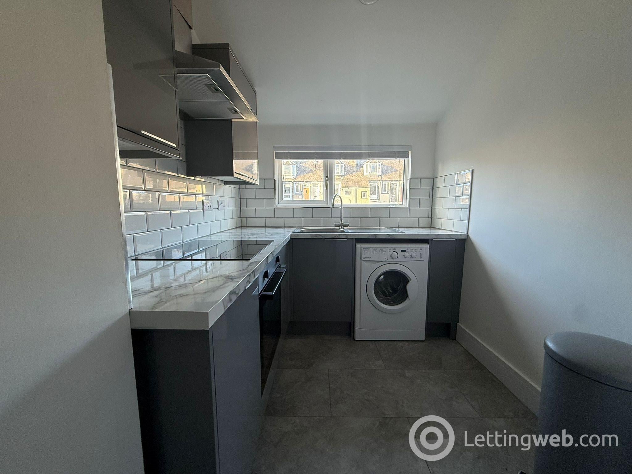 Flat Russell Place in Kirkcaldy