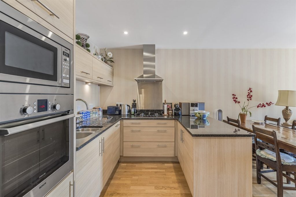 Flat Fulham Road in Greater London