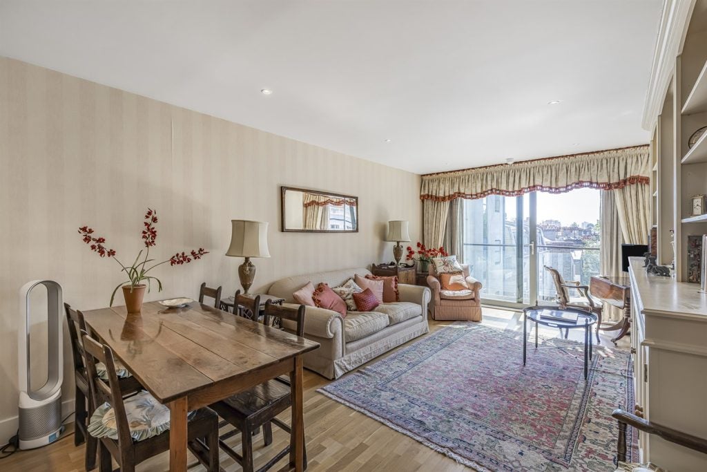 Flat Fulham Road in Greater London