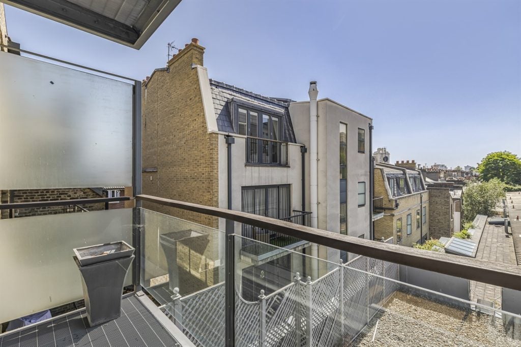 Flat Fulham Road in Greater London