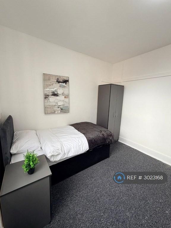 Room Hunters Road in Birmingham