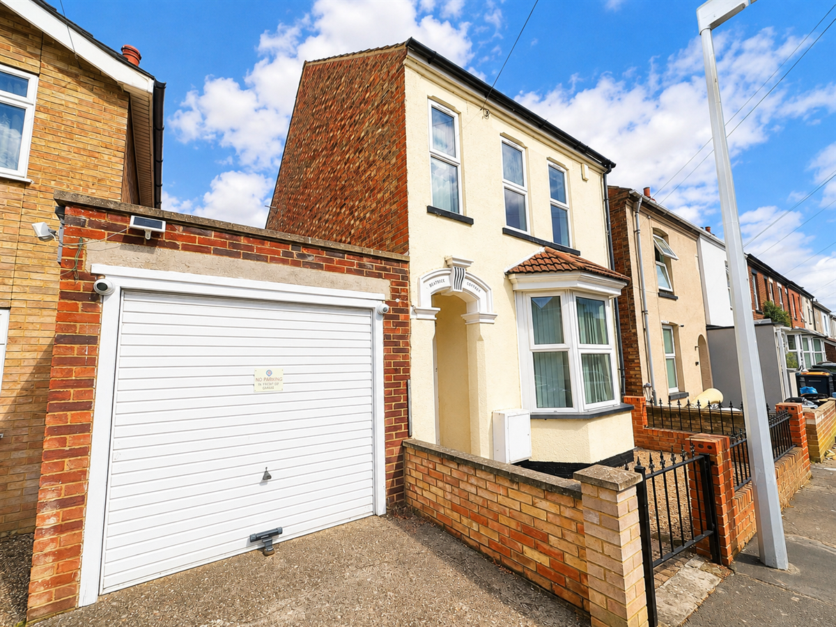 House Thornton Street in Kempston
