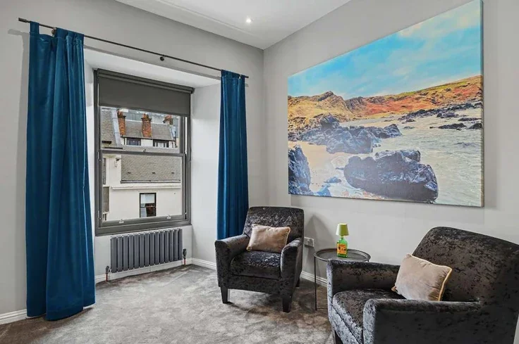 Flat West Regent Street in Glasgow