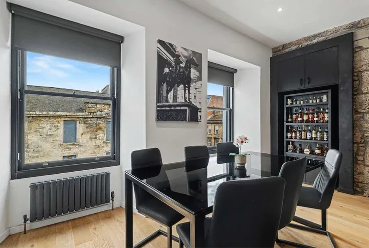 Flat West Regent Street in Glasgow
