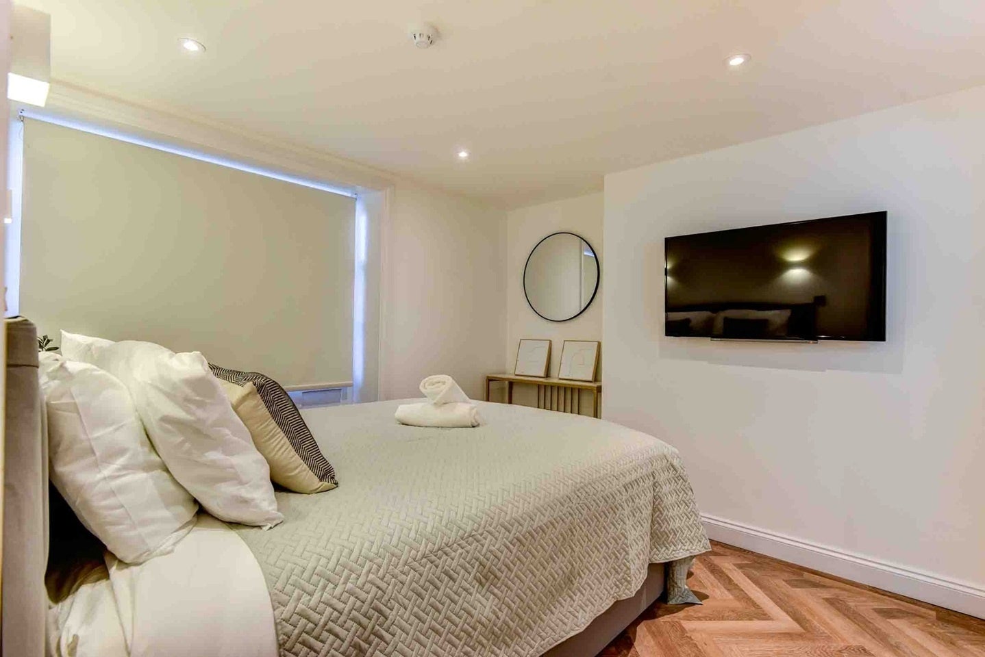 Flat Marine Square in Brighton