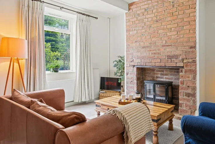 House Tunnicliffe's New Row in Leigh