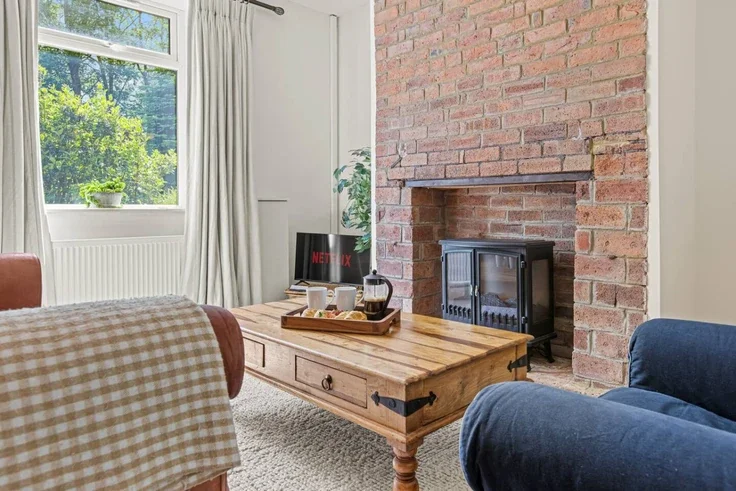 House Tunnicliffe's New Row in Leigh