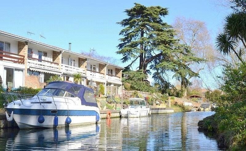 House Desborough Close in Shepperton