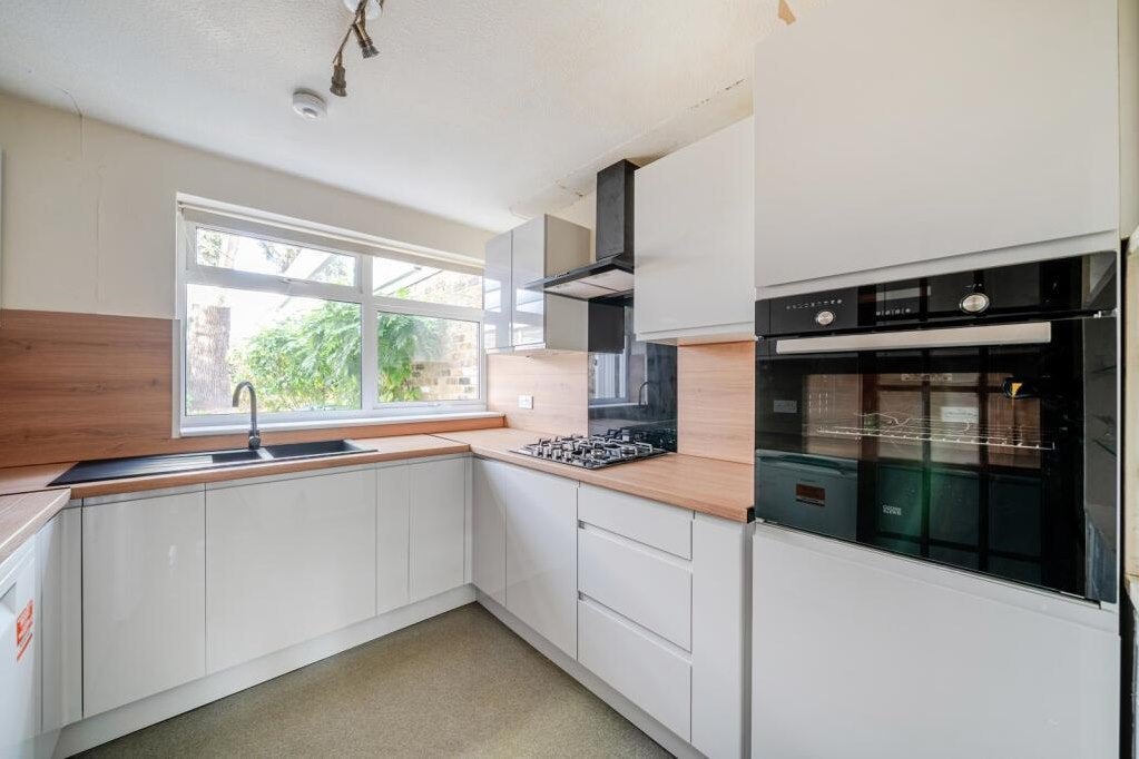 House Desborough Close in Shepperton