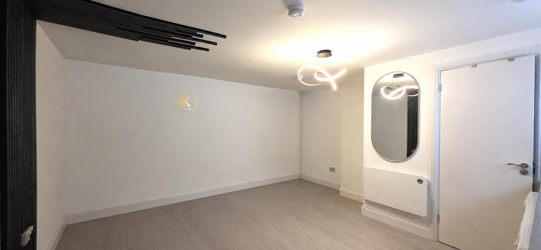 Flat Blenheim Terrace in City of Westminster