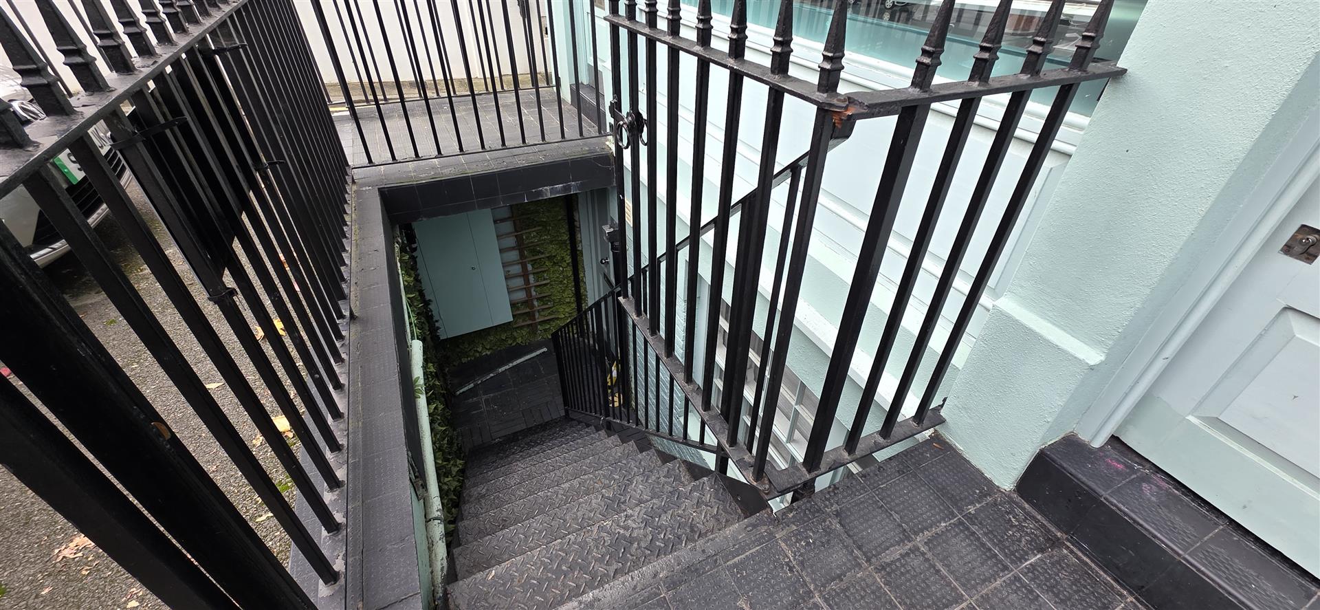 Flat Blenheim Terrace in City of Westminster
