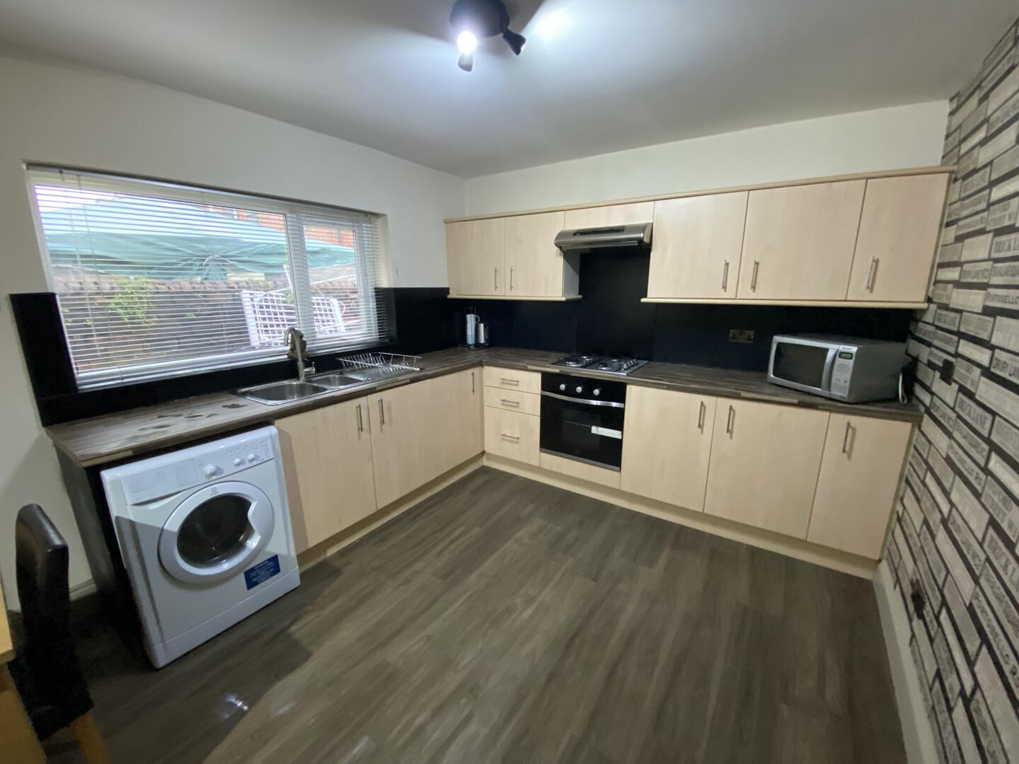 Room Lovat Road in Preston