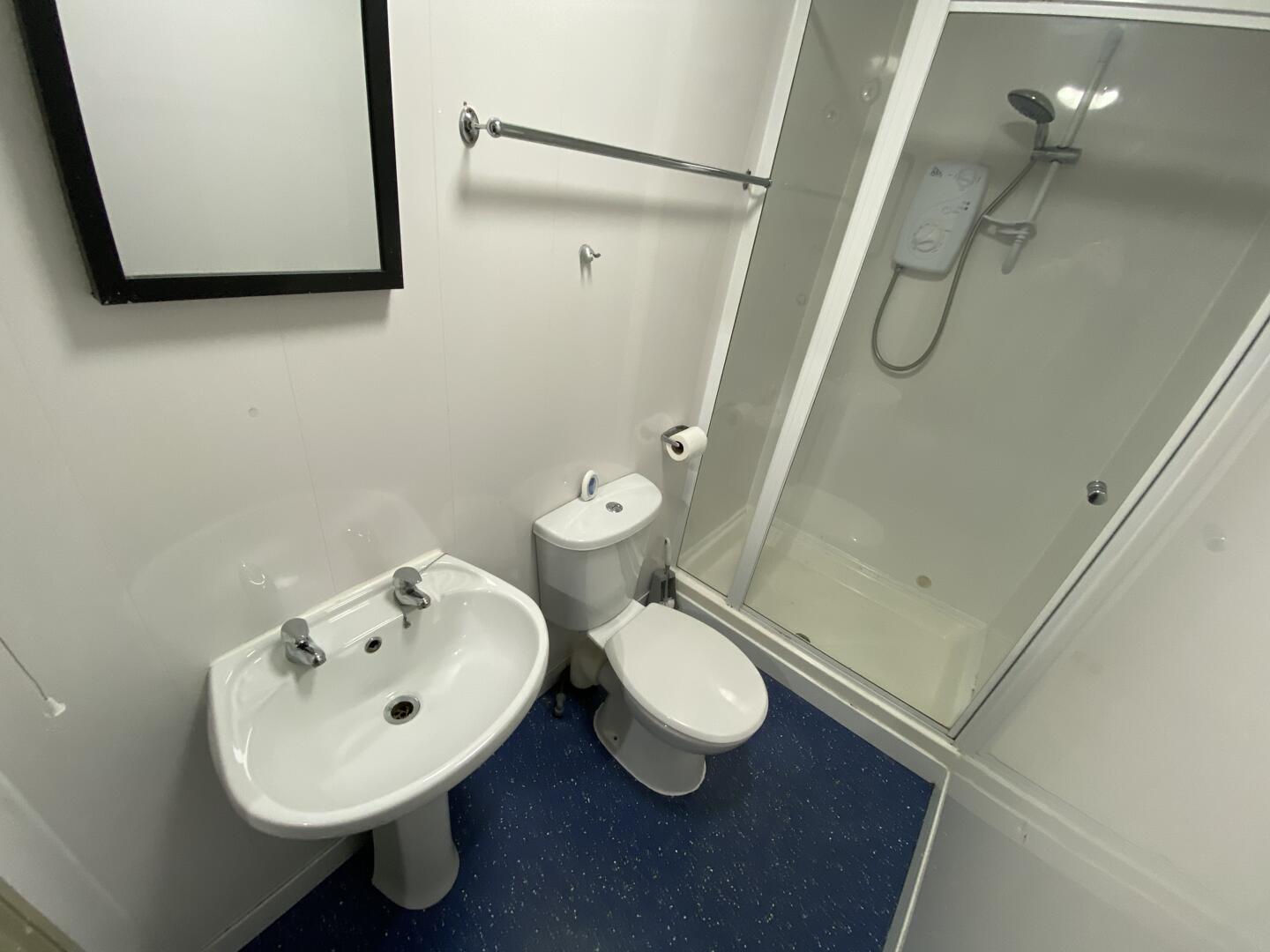 Room Lovat Road in Preston
