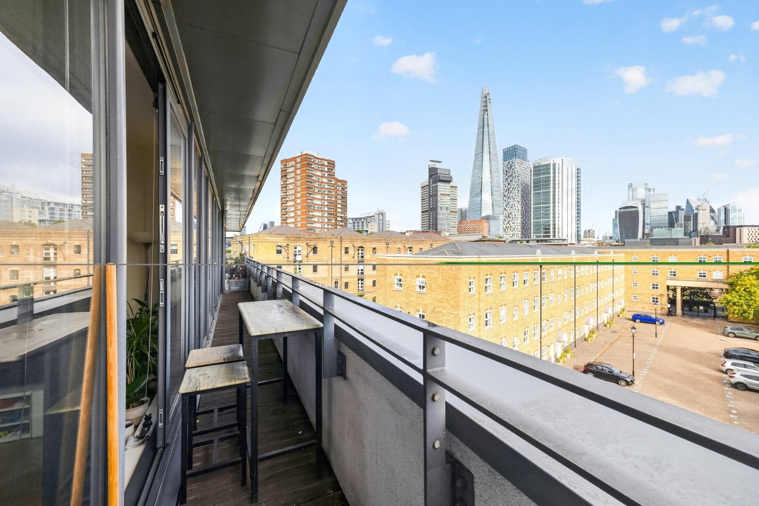 Flat Royal Oak Yard in Greater London