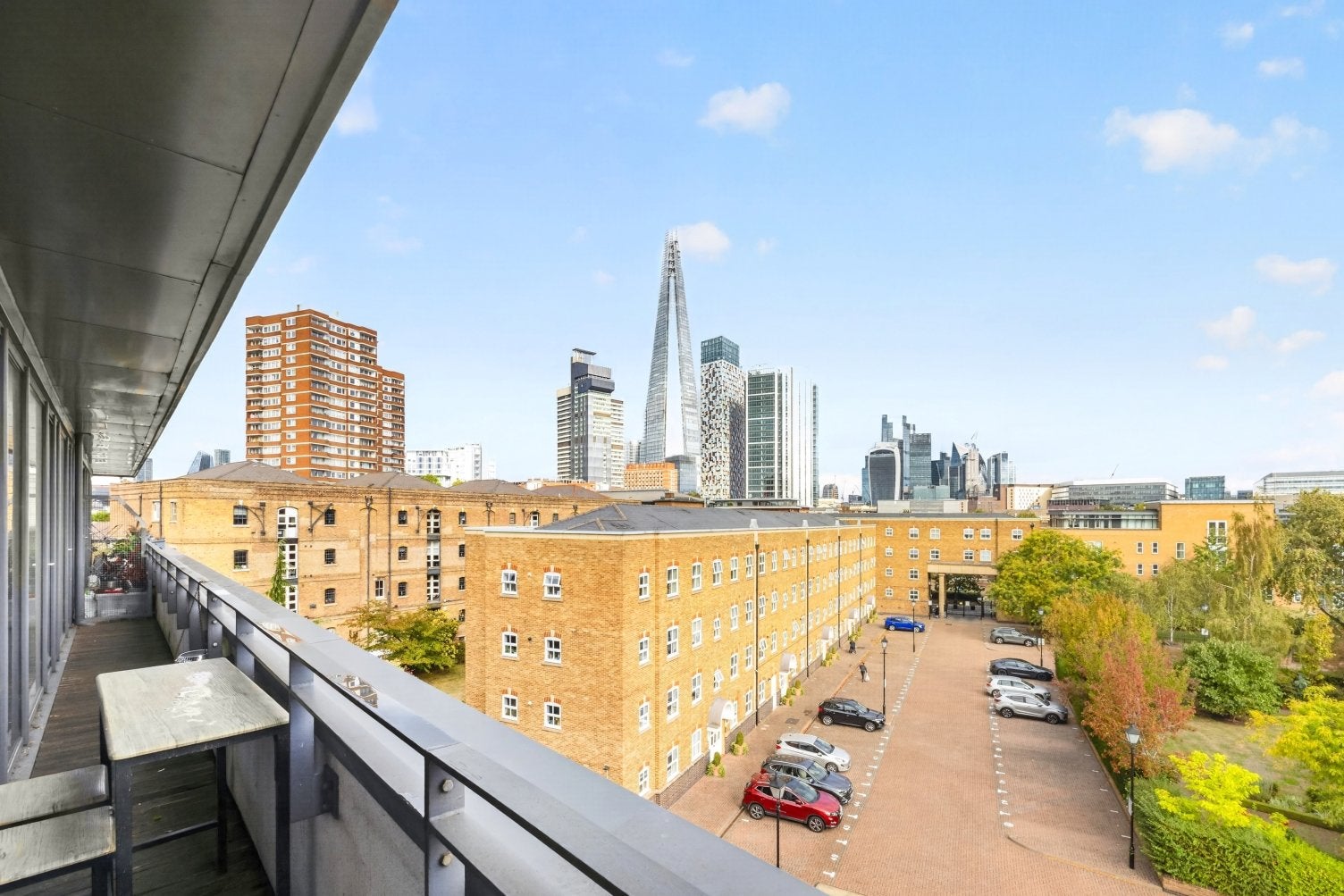 Flat Royal Oak Yard in Greater London