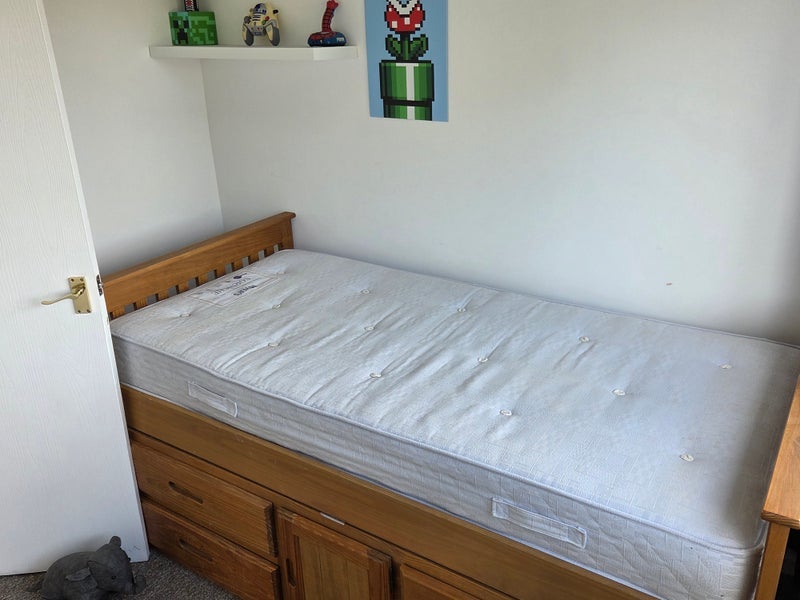 Room Fir Tree Close in Bristol