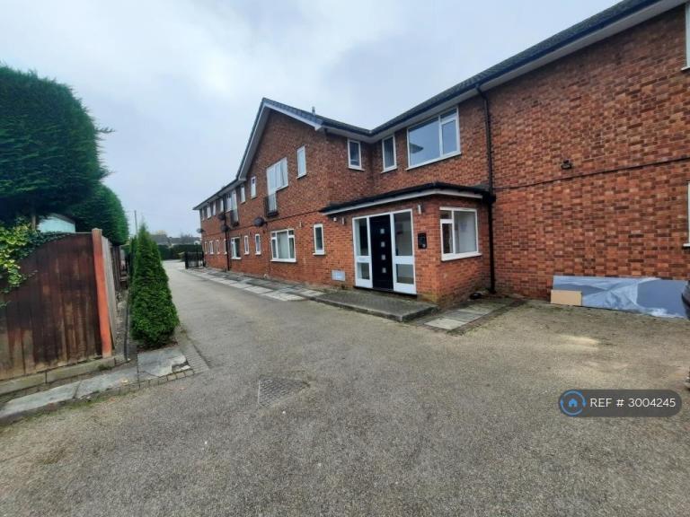 Flat Dawpool Close in Chester