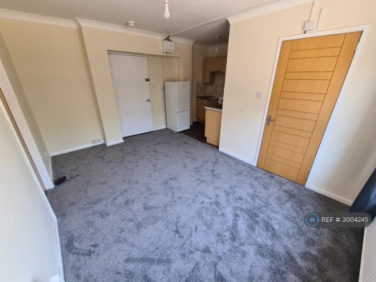 Flat Dawpool Close in Chester