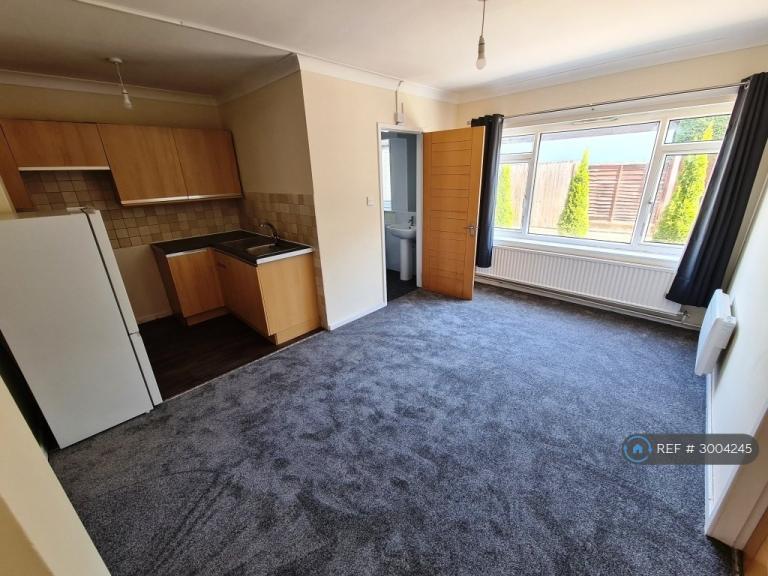 Flat Dawpool Close in Chester