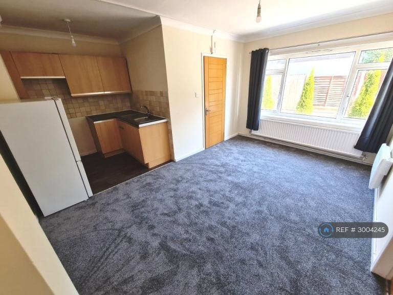 Flat Dawpool Close in Chester