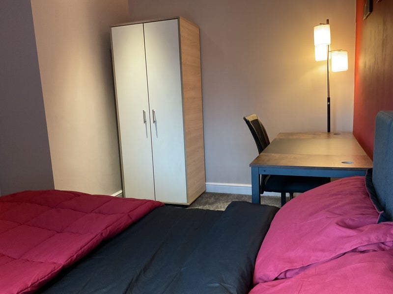 Room Poplar Avenue in Oldham