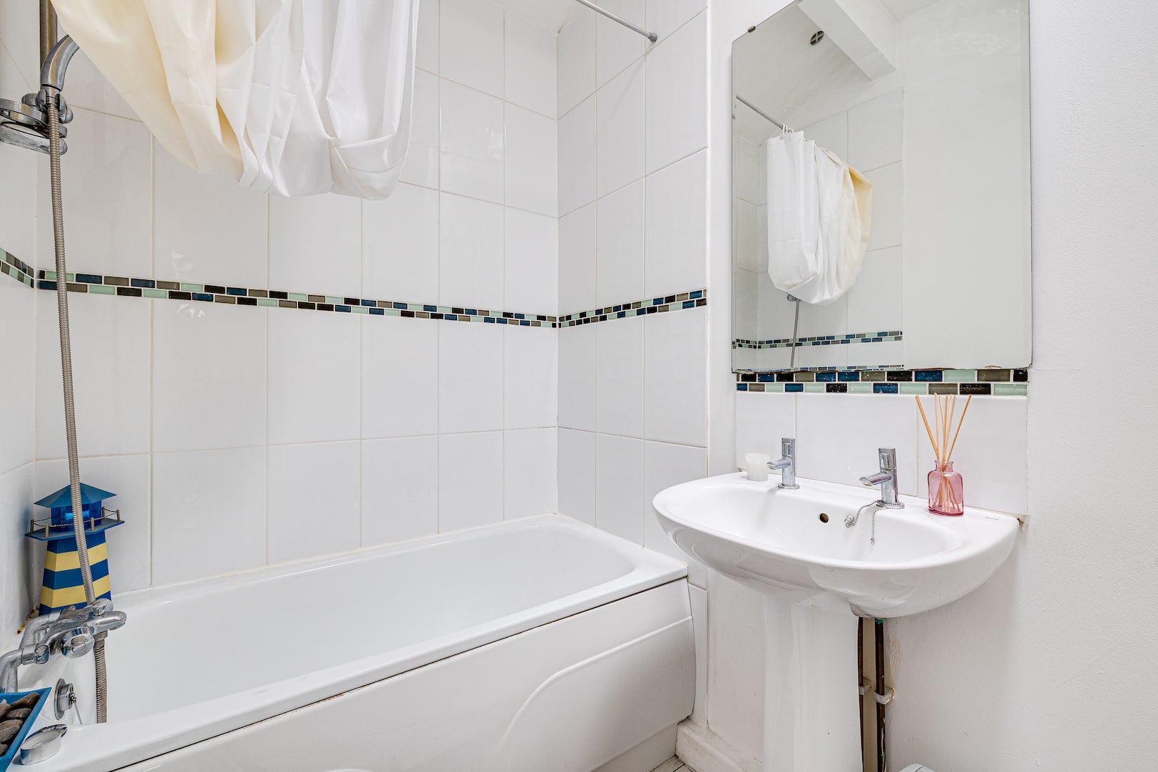Room Christleton Road in Chester