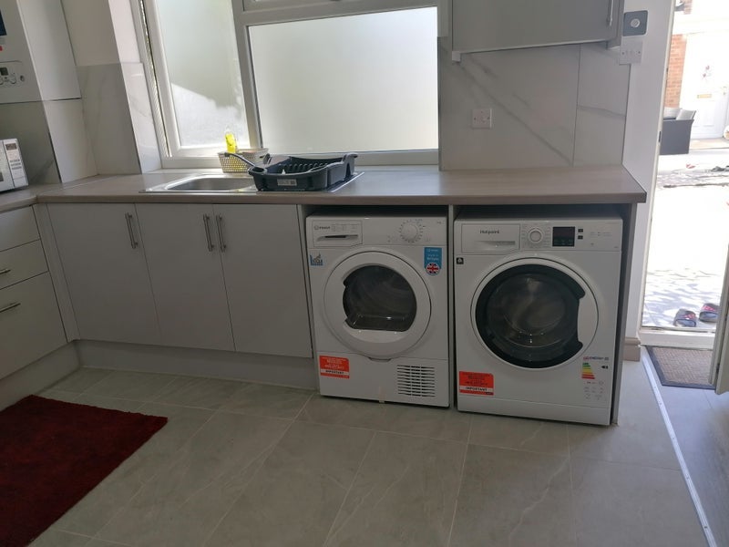 Room Bradley Road in Slough