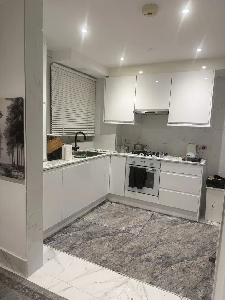 Flat Finchale Road in Greater London