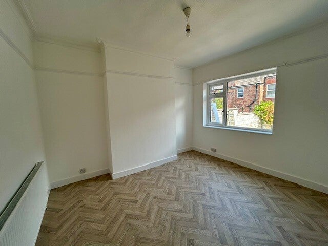Flat Gorsefield Road in Birkenhead