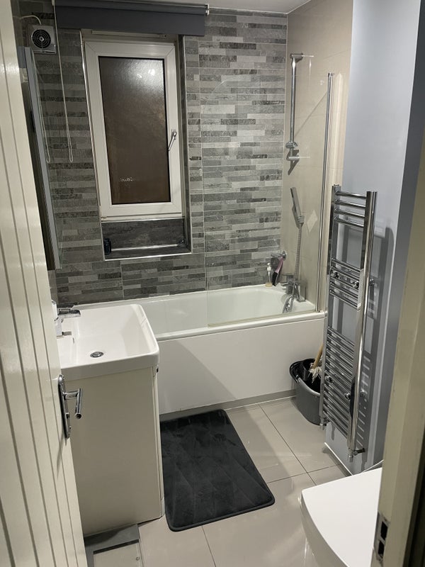 Room Lodore Street in Greater London