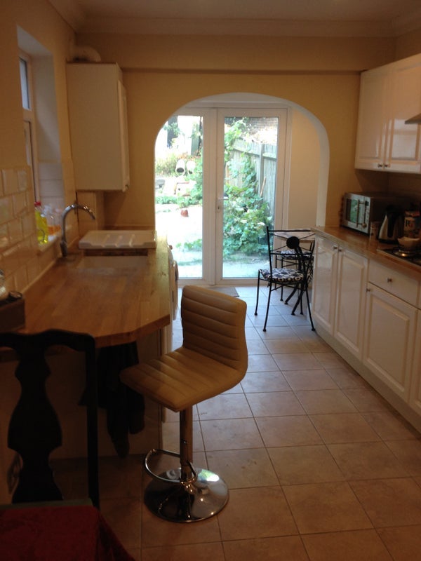 Room Edridge Road in Greater London