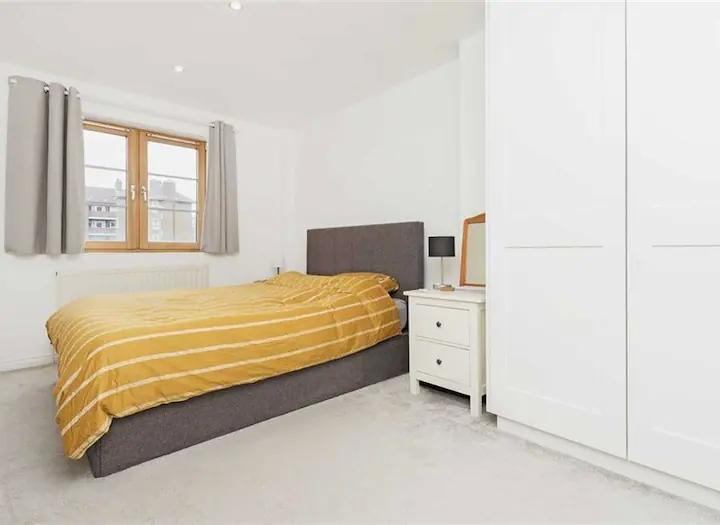 Room Chicksand Street in Greater London