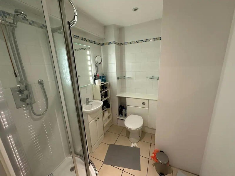 Room Chicksand Street in Greater London