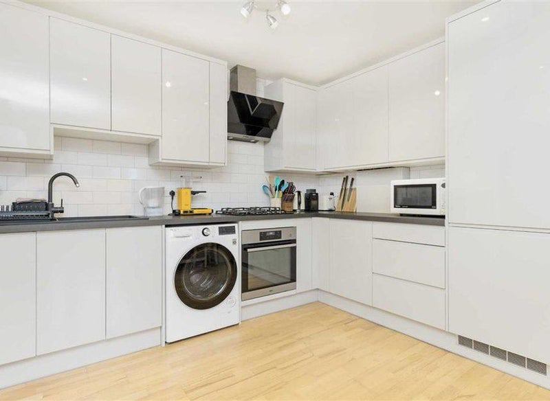 Room Chicksand Street in Greater London