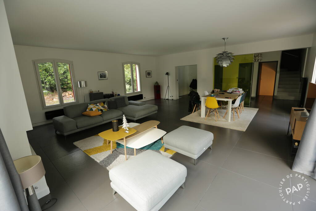 House Place des Rotondes in Saint-Germain-en-Laye