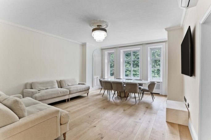 Flat Kensington Gore in City of Westminster