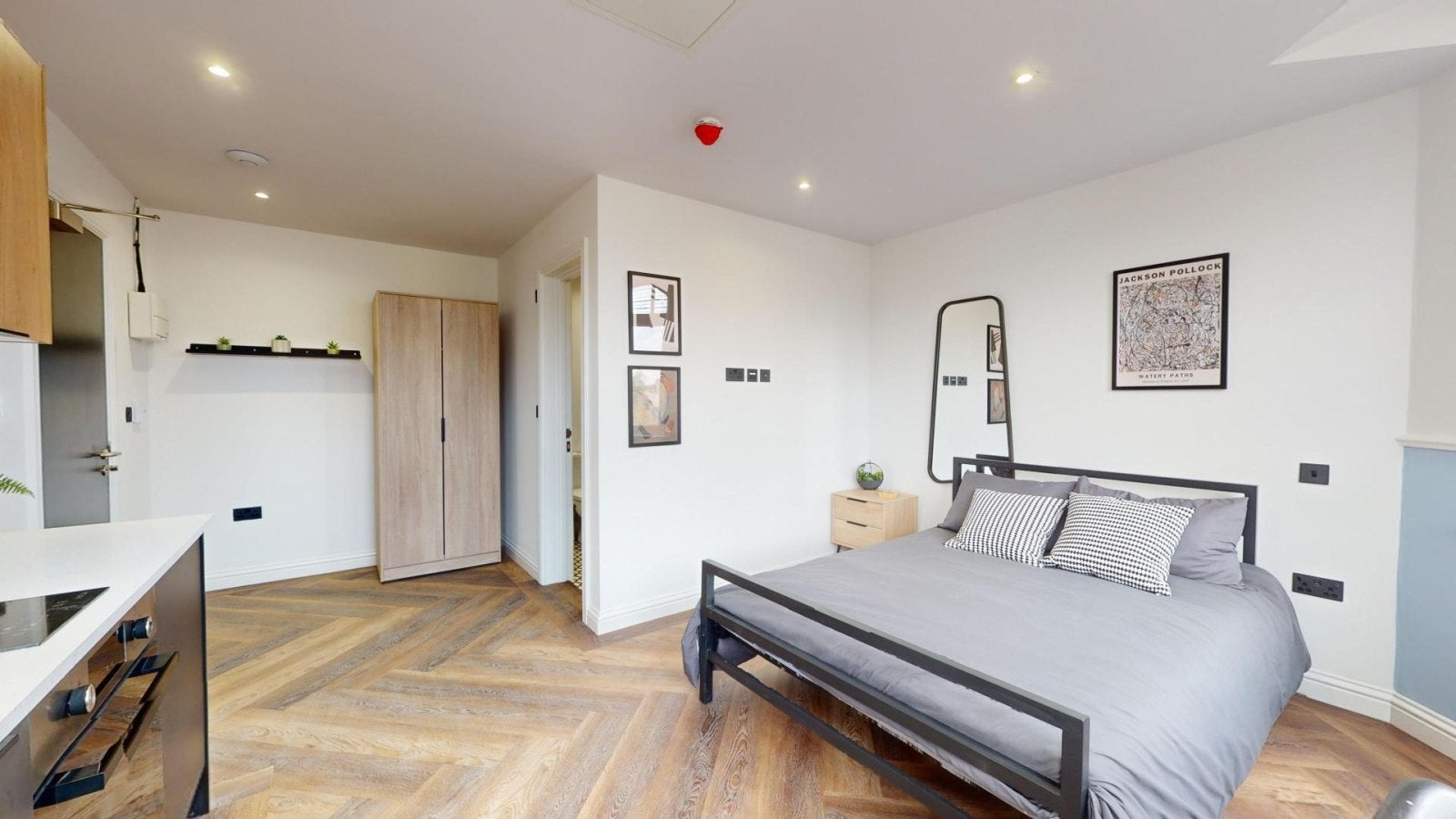 Room Thurloe Street in Manchester