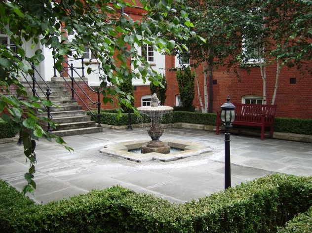 Flat Fulham Palace Road in Greater London