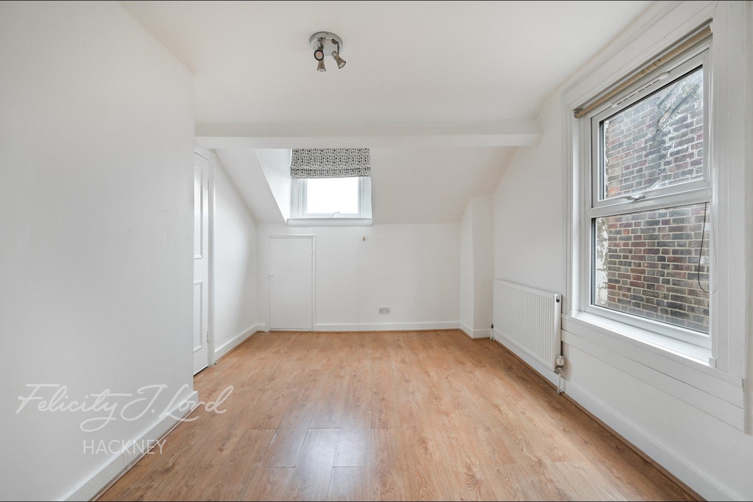 Flat Elrington Road in Greater London