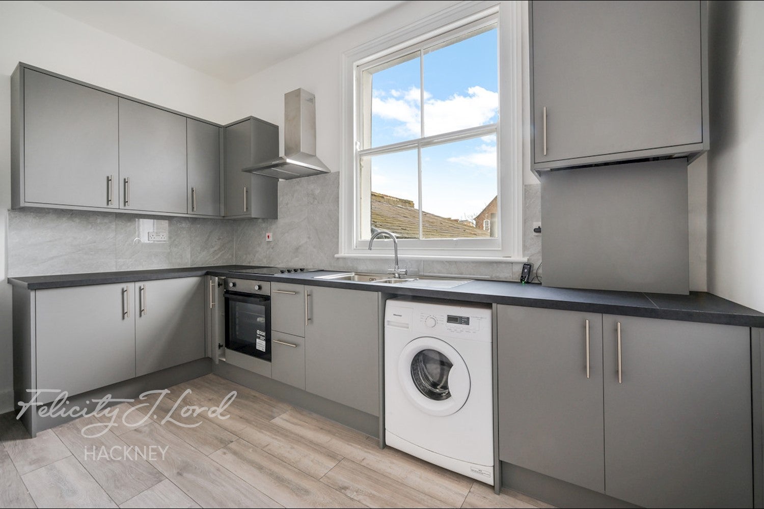 Flat Elrington Road in Greater London