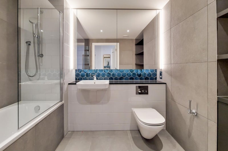 Room Wellers Way in Greater London