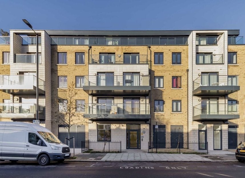 Flat Kilburn Park Road in Greater London