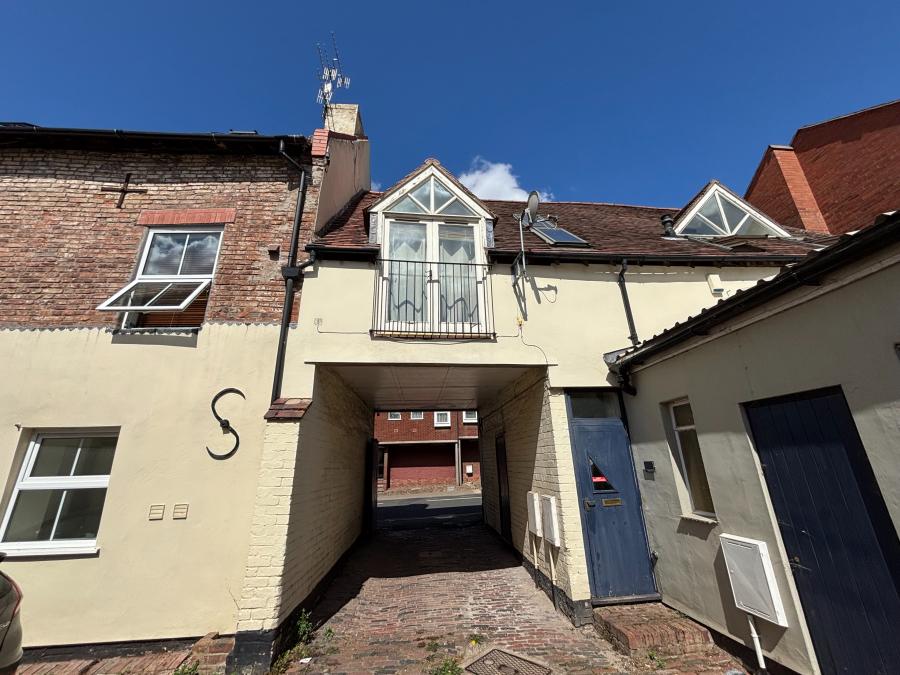 Flat Sidbury in Worcester