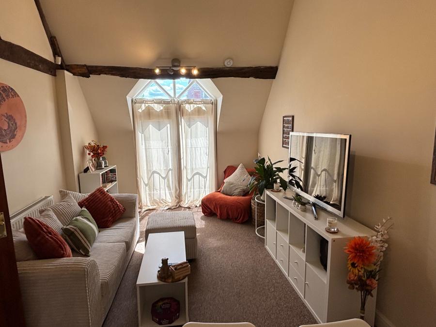 Flat Sidbury in Worcester
