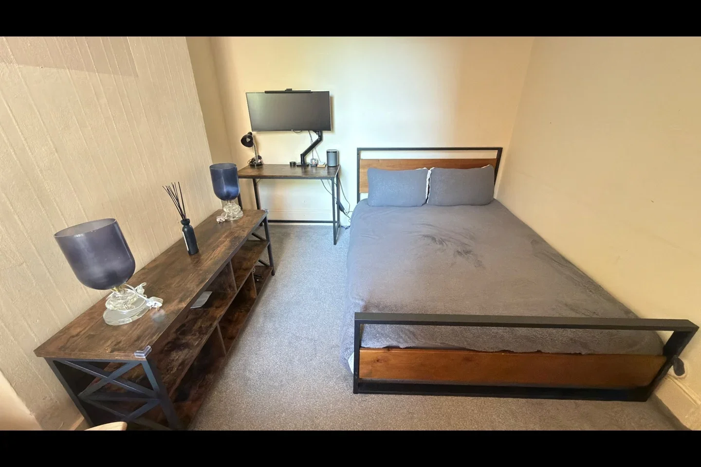 Room Leighton Gardens in Greater London