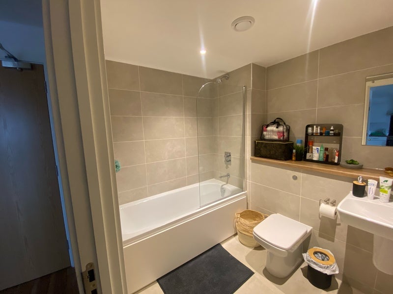 Room Pomona Strand in Trafford