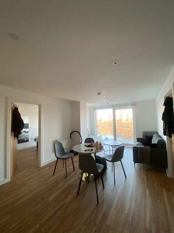 Room Pomona Strand in Trafford