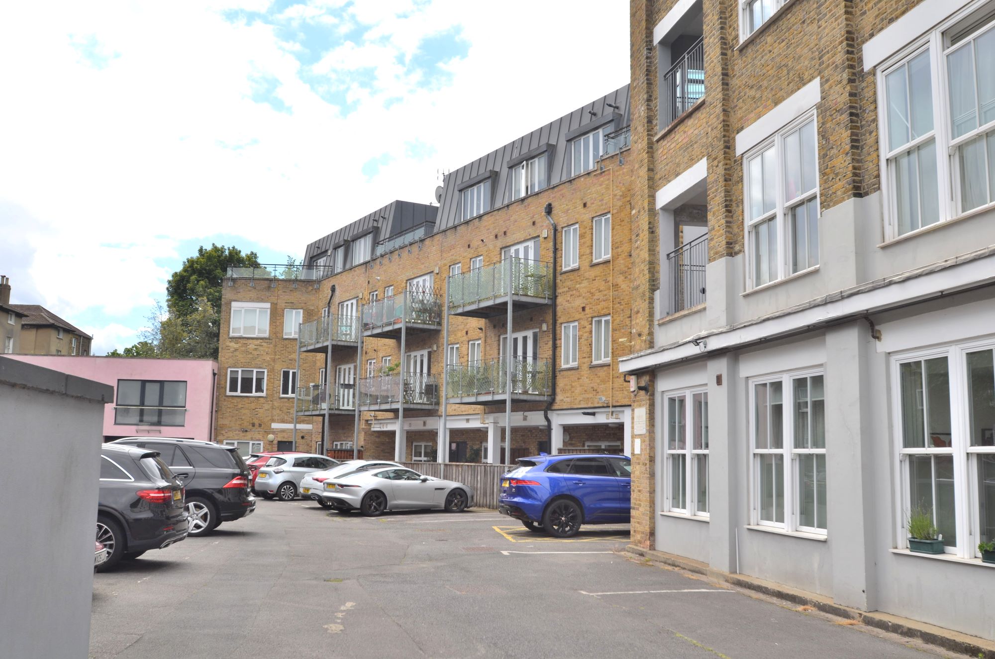 Flat Lansdowne Place in Greater London