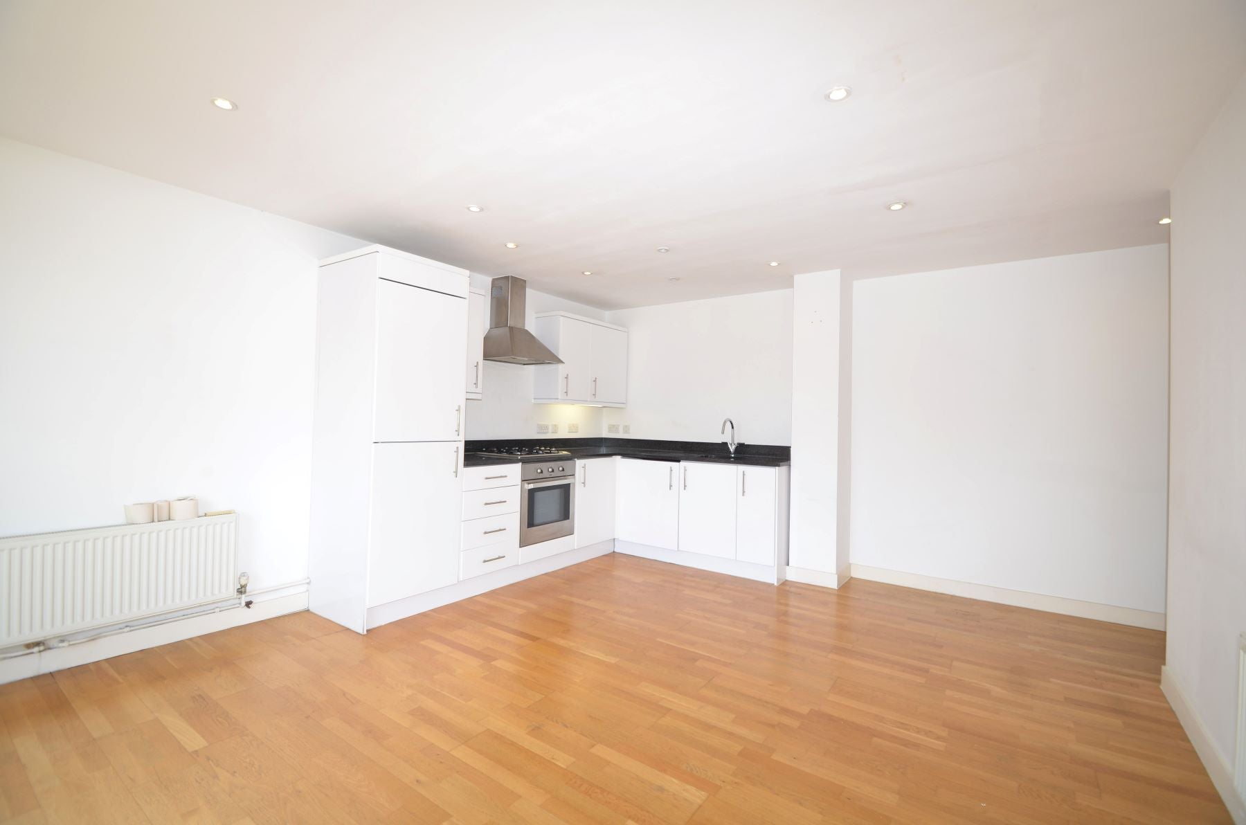 Flat Lansdowne Place in Greater London