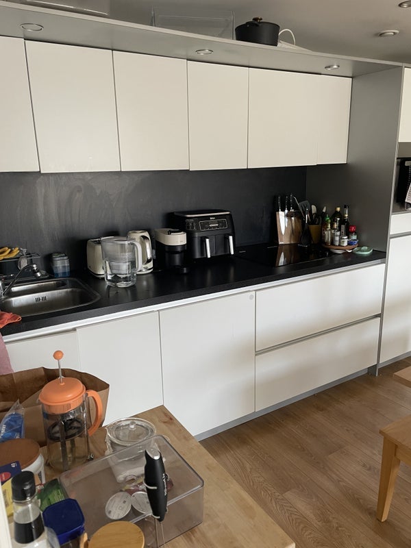 Room Campbell Road in Greater London